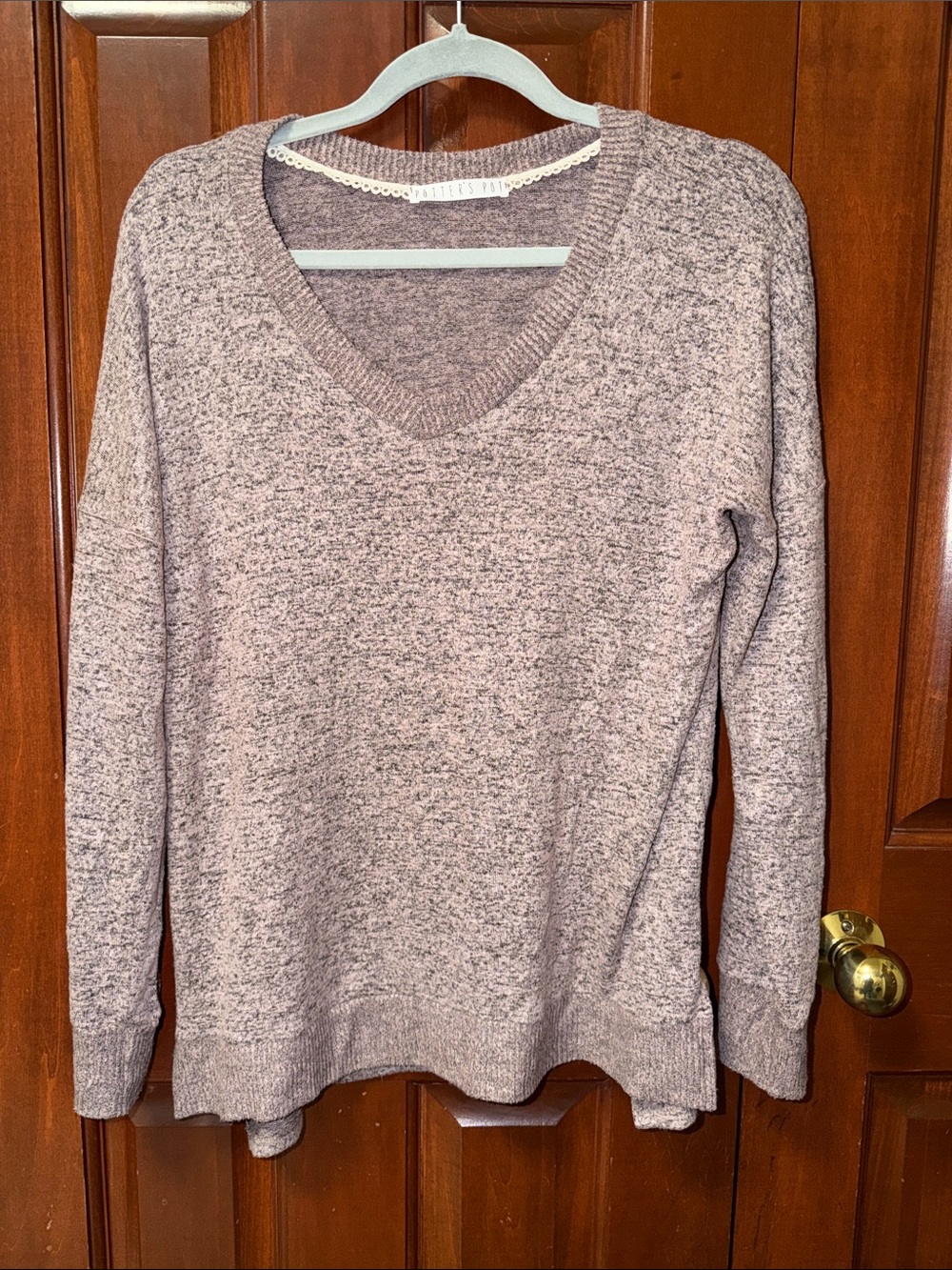Potter’s Pot Cozy V-Neck Women's Sweater in Heather Mauve